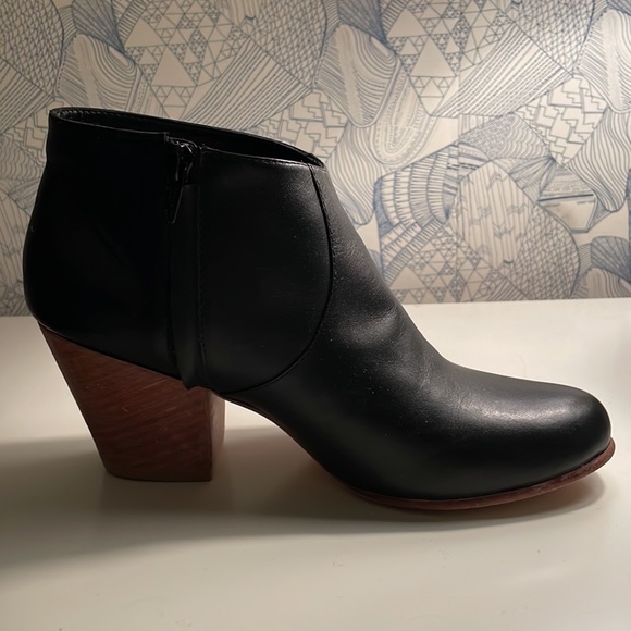 Fortress of Inca black booties in size 37, ‘Adriano Coco.’ Never been worn. - Picture 2 of 5